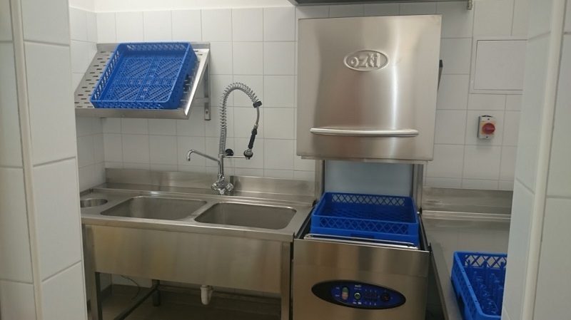 máy rửa bát công nghiệp