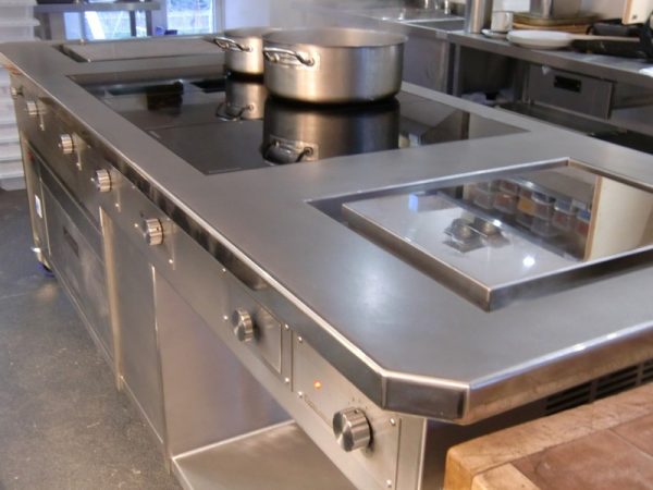 Tại Sao N&#234;n Lựa Chọn Bếp Từ C&#244;ng Nghiệp